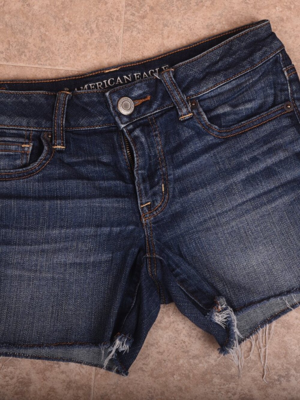 American Eagle Low Rise Cutoff Denim Shorts – Dark Wash Frayed Jean Shorts Sz 4